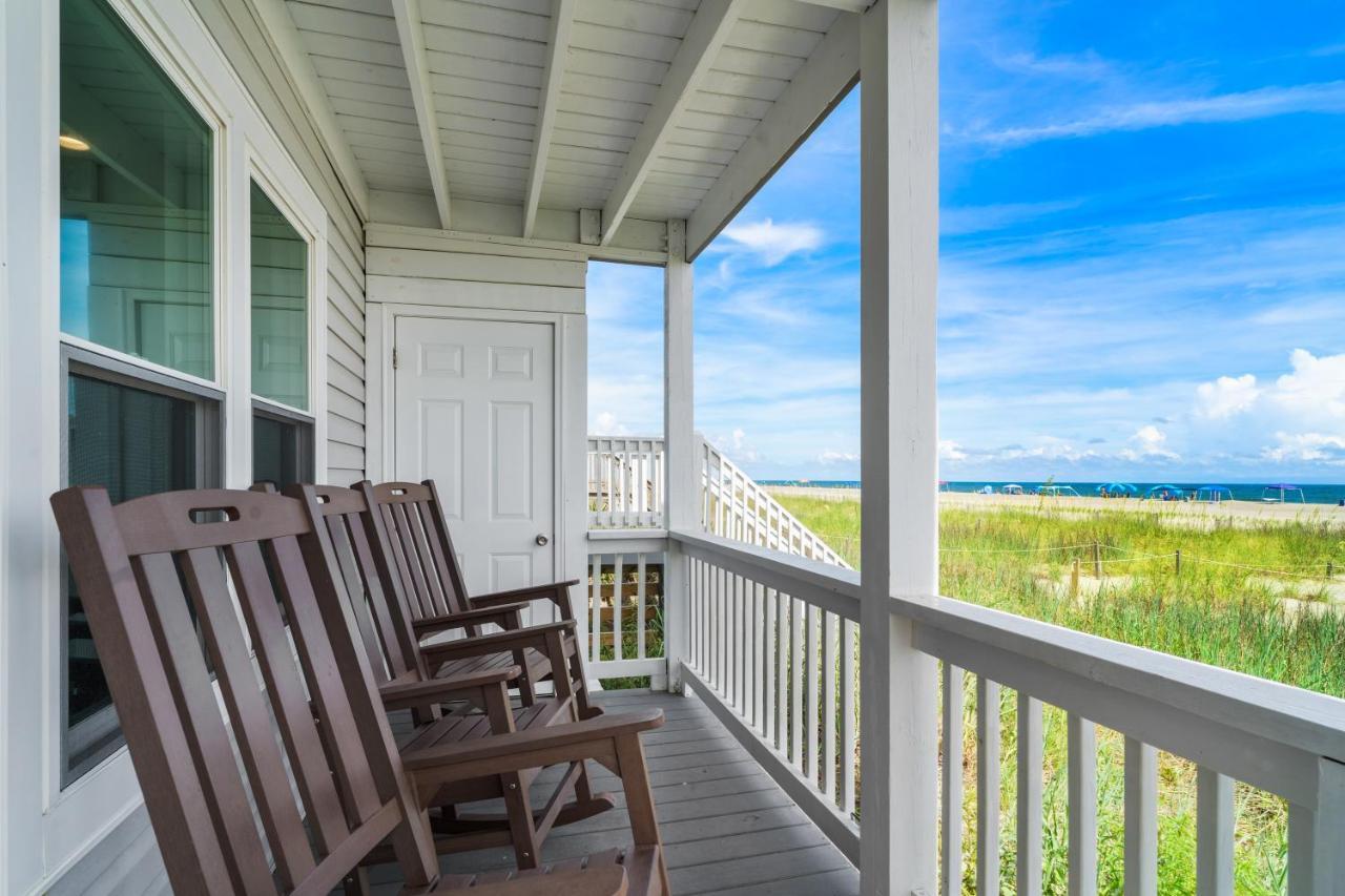 Ocean Daze - Sleeps 22, Direct Oceanfront, Renovated May 2022 Villa Holden Beach Exterior photo